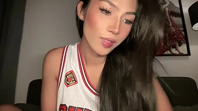 Bella Gordon online show from April 19, 9:17 pm