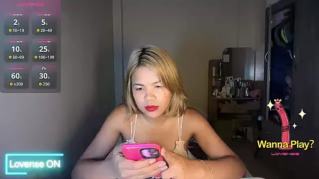 iamYourBestGirl online show from July 4, 8:25 pm