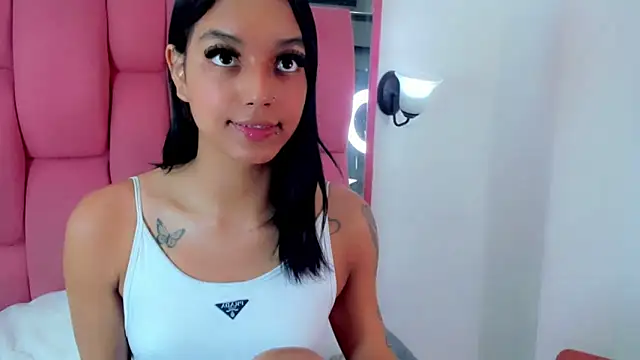 Snapshot of XXVIOLETTAXX chatting on December 19, 2:02 pm XXVIOLETTAXX online show from December 19, 2:02 pm