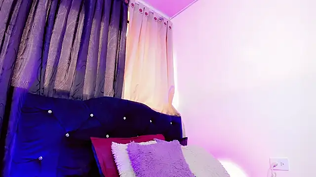 lesly xx online show from March 25, 8:02 pm