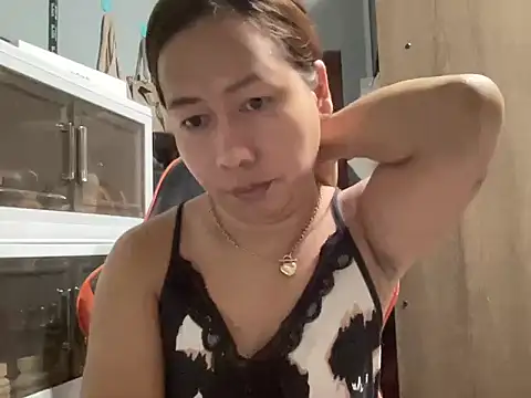 Snapshot of UrLove_Marga chatting on October 13, 11:27 pm UrLove Marga online show from October 13, 11:27 pm
