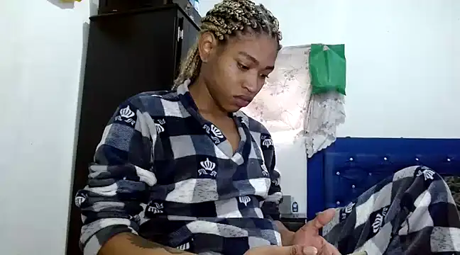 Snapshot of angelamarie1 chatting on January 3, 12:41 pm angelamarie1 online show from January 3, 12:41 pm