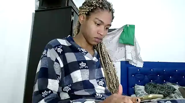 Snapshot of angelamarie1 chatting on January 13, 11:30 am angelamarie1 online show from January 13, 11:30 am