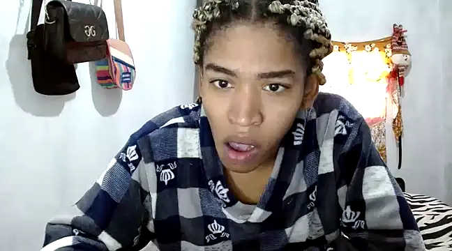 Snapshot of angelamarie1 chatting on January 22, 12:17 pm angelamarie1 online show from January 22, 12:17 pm