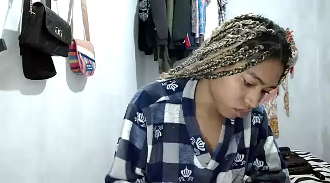 Snapshot of angelamarie1 chatting on February 5, 12:06 pm angelamarie1 online show from February 5, 12:06 pm