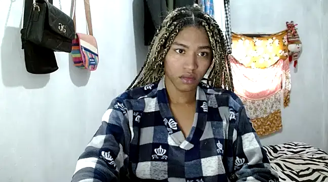 Snapshot of angelamarie1 chatting on February 8, 1:11 pm angelamarie1 online show from February 8, 1:11 pm