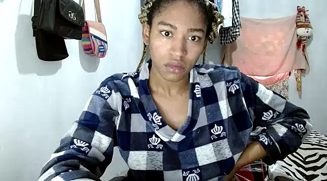 Snapshot of angelamarie1 chatting on February 9, 1:03 pm angelamarie1 online show from February 9, 1:03 pm
