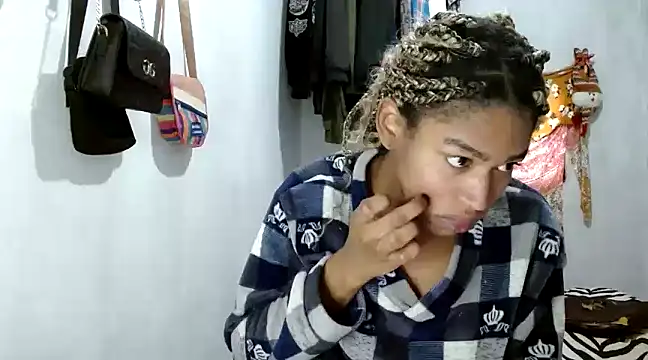 Snapshot of angelamarie1 chatting on February 11, 12:37 pm angelamarie1 online show from February 11, 12:37 pm