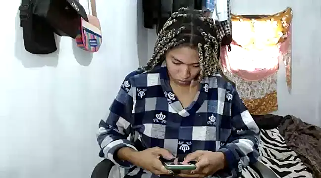 Snapshot of angelamarie1 chatting on February 17, 12:59 pm angelamarie1 online show from February 17, 12:59 pm