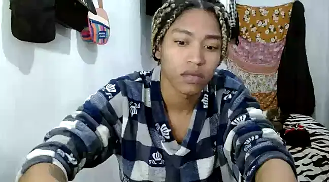 Snapshot of angelamarie1 chatting on February 21, 1:11 am angelamarie1 online show from February 21, 1:11 am