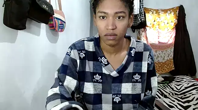 Snapshot of angelamarie1 chatting on February 25, 12:45 pm angelamarie1 online show from February 25, 12:45 pm