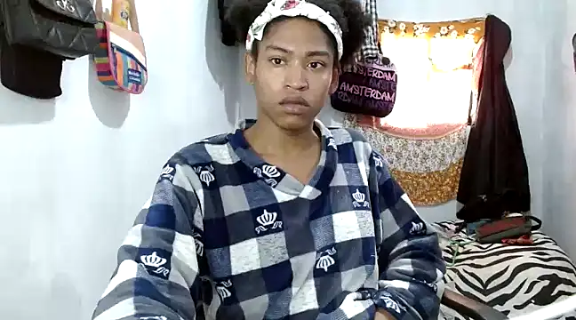 Snapshot of angelamarie1 chatting on March 17, 1:37 pm angelamarie1 online show from March 17, 1:37 pm