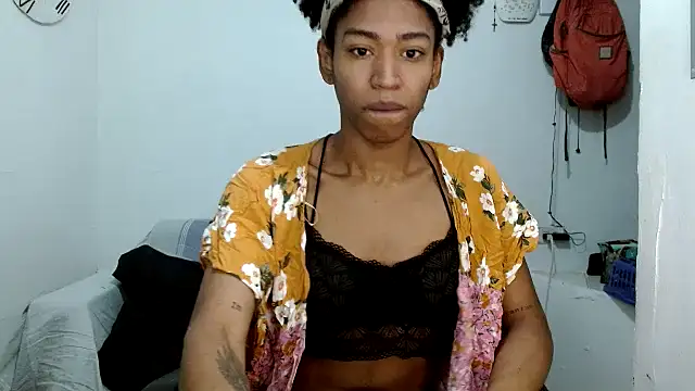 Snapshot of angelamarie1 chatting on October 3, 11:10 am angelamarie1 online show from October 3, 11:10 am