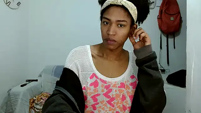 Snapshot of angelamarie1 chatting on October 6, 10:48 am angelamarie1 online show from October 6, 10:48 am