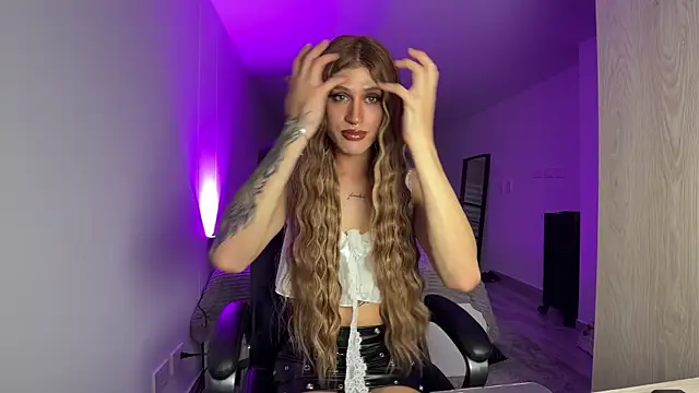 julesbennet online show from May 8, 11:01 pm