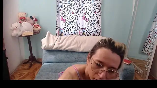 Snapshot of heidy_sweetts chatting on January 7, 7:38 pm heidy sweetts online show from January 7, 7:38 pm