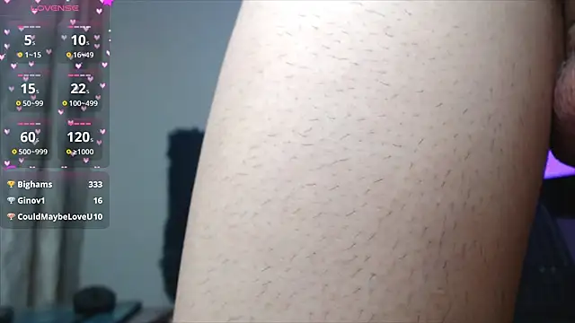 leonie saanvi  online show from March 28, 1:13 pm