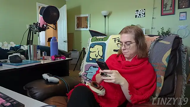 Linzy 19 online show from March 5, 7:33 pm