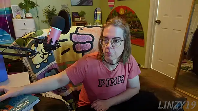 Linzy 19 online show from March 18, 3:13 pm