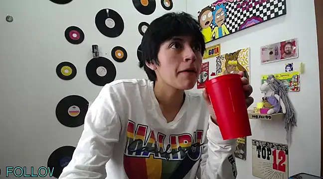 Snapshot of 9_Fernanda_9 chatting on February 18, 5:33 pm 9 Fernanda 9 online show from February 18, 5:33 pm
