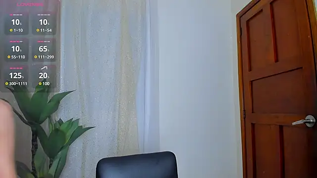 Snapshot of NahiaFox chatting on March 12, 4:19 am NahiaFox online show from March 12, 4:19 am